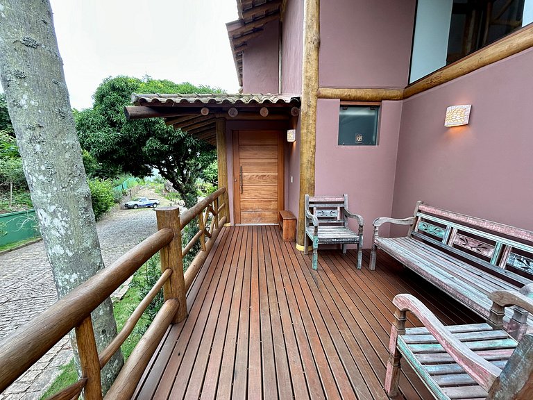 Casa em condomínio, lazer e churrasqueira