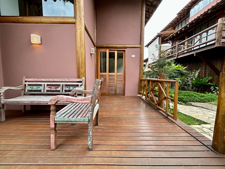 Casa em condomínio, lazer e churrasqueira