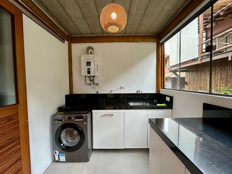 Casa em condomínio, lazer e churrasqueira