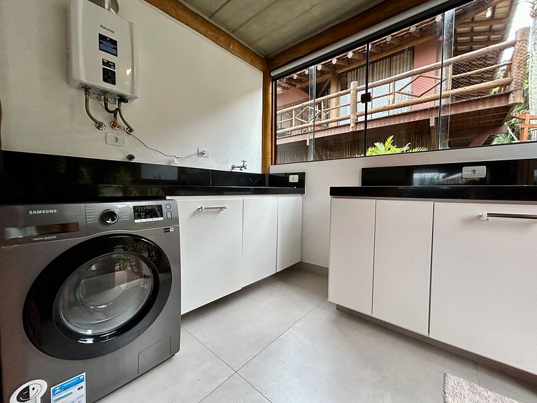 Casa em condomínio, lazer e churrasqueira