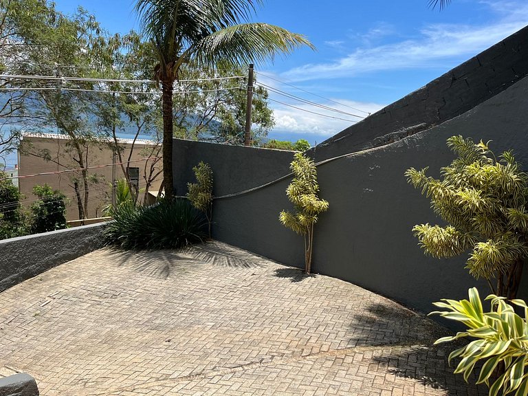 Visual deslumbrante, piscina e churrasqueira