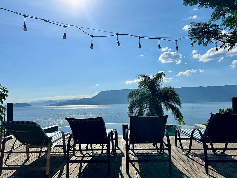 Costeira acesso ao mar, piscina e vista magnífica
