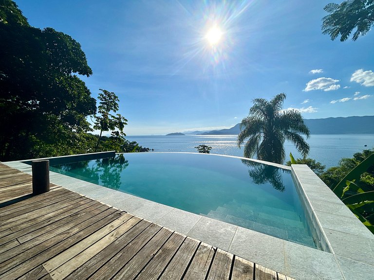 Costeira acesso ao mar, piscina e vista magnífica