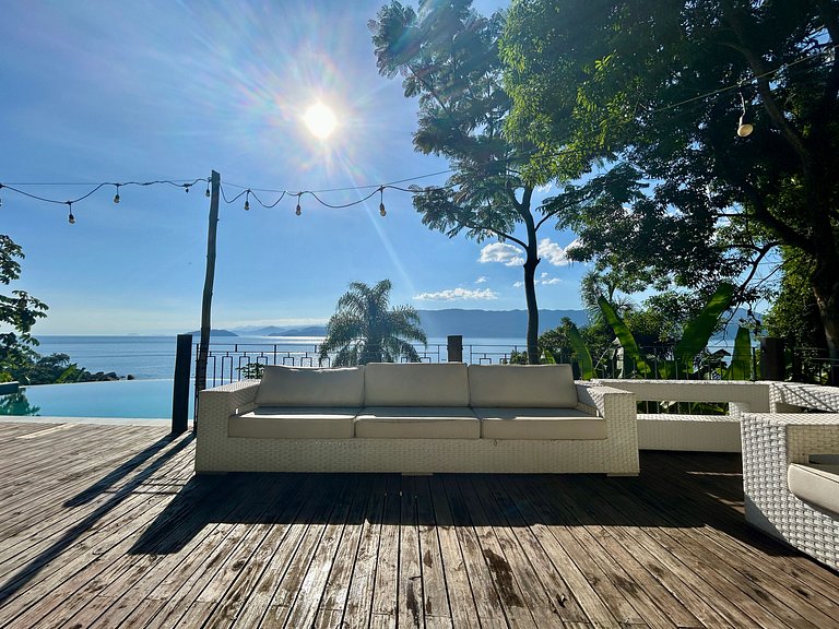 Costeira acesso ao mar, piscina e vista magnífica