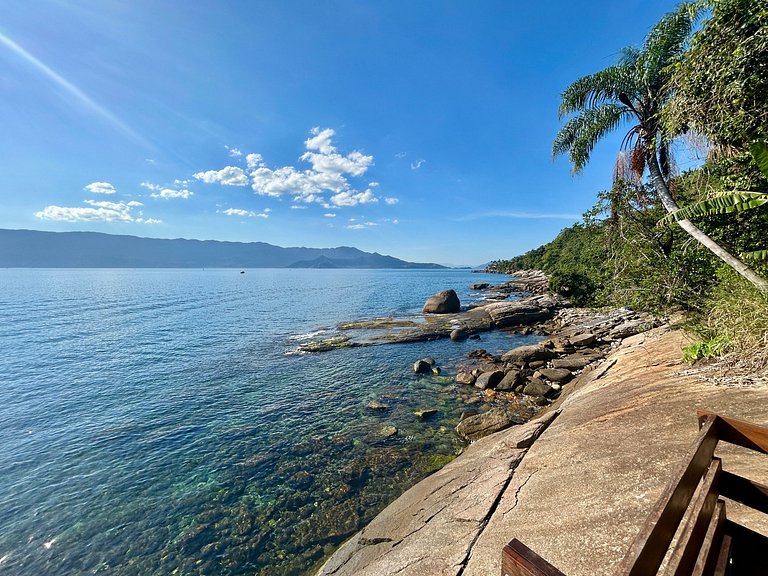 Costeira acesso ao mar, piscina e vista magnífica