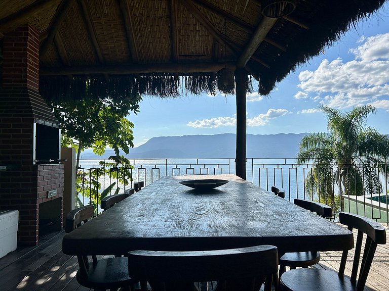 Costeira acesso ao mar, piscina e vista magnífica