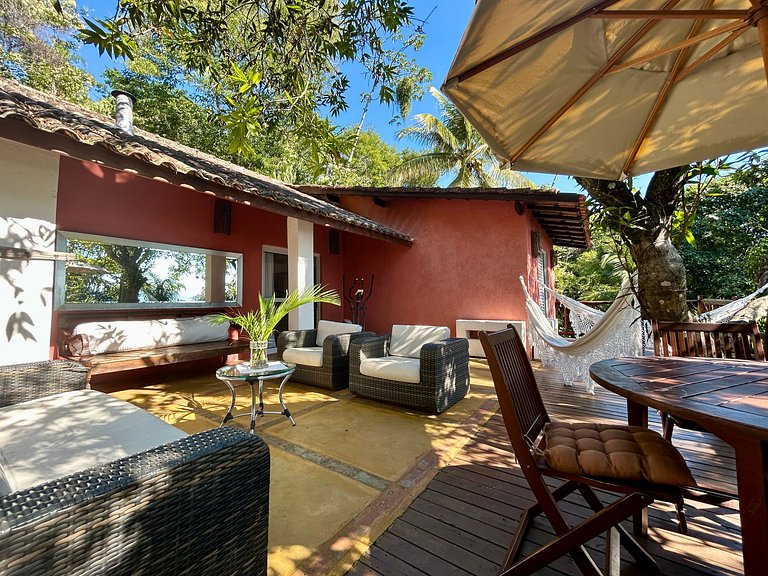 Costeira acesso ao mar, piscina e vista magnífica