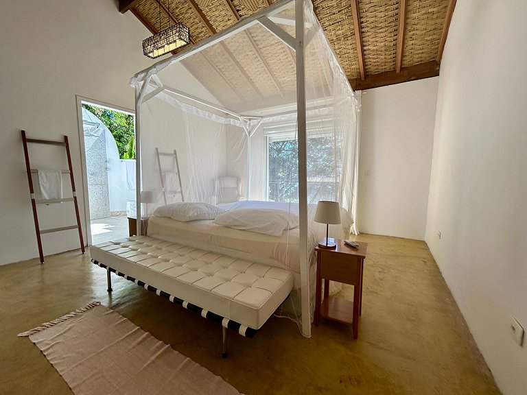 Costeira acesso ao mar, piscina e vista magnífica