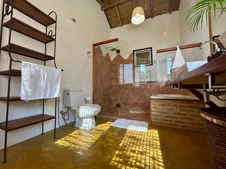 Costeira acesso ao mar, piscina e vista magnífica