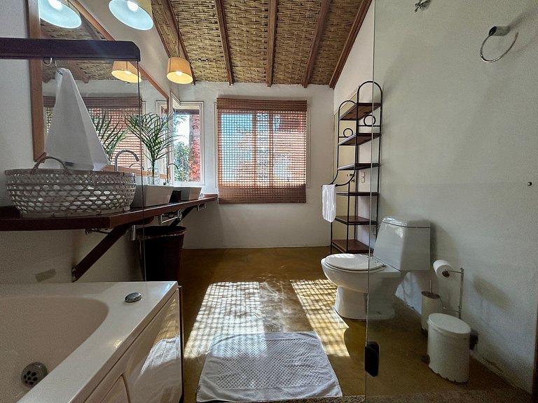 Costeira acesso ao mar, piscina e vista magnífica