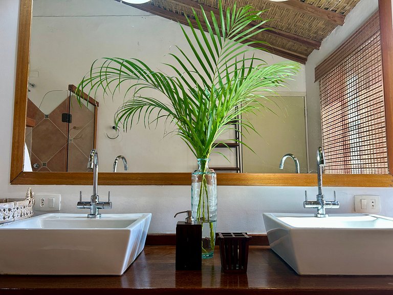 Costeira acesso ao mar, piscina e vista magnífica