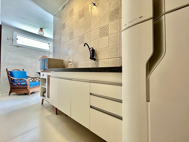 Casa moderna, condomínio pé na areia e piscina