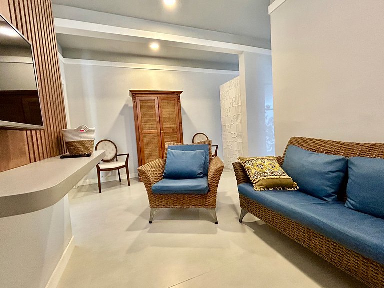 Casa moderna, condomínio pé na areia e piscina