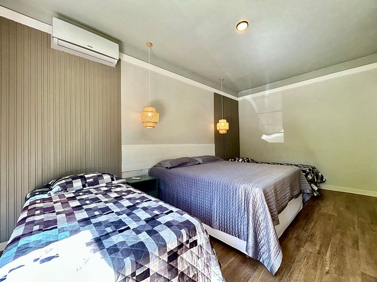 Casa moderna, condomínio pé na areia e piscina