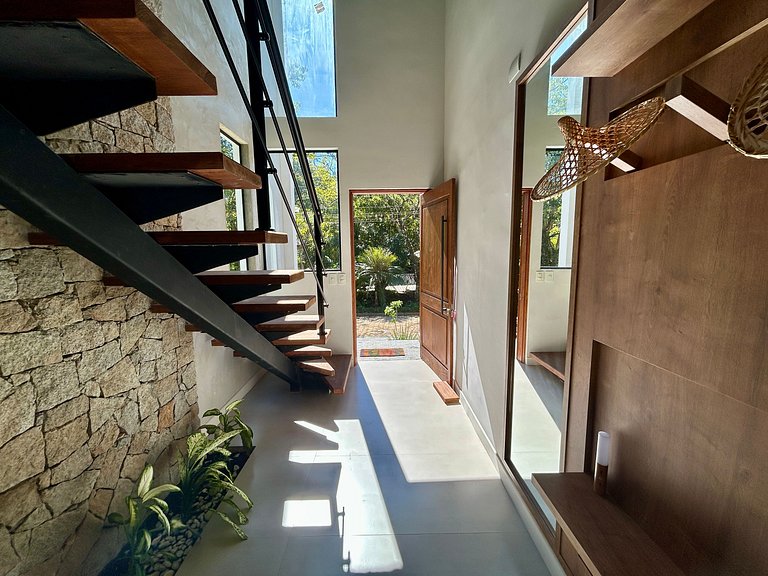 Casa moderna, condomínio pé na areia e piscina