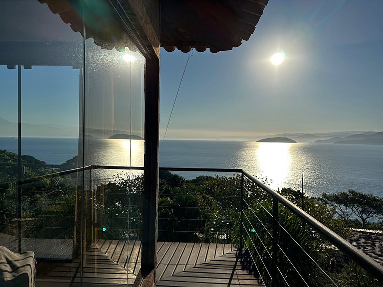 Casa em condomínio, piscina e espaço gourmet