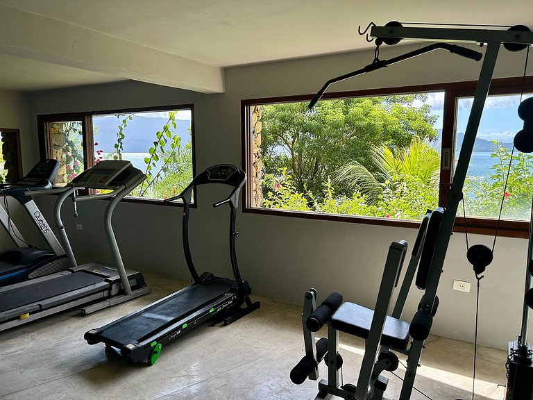 Píer, academia, sauna, piscina e churrasqueira