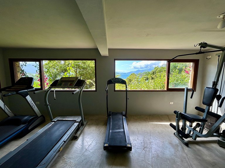 Píer, academia, sauna, piscina e churrasqueira