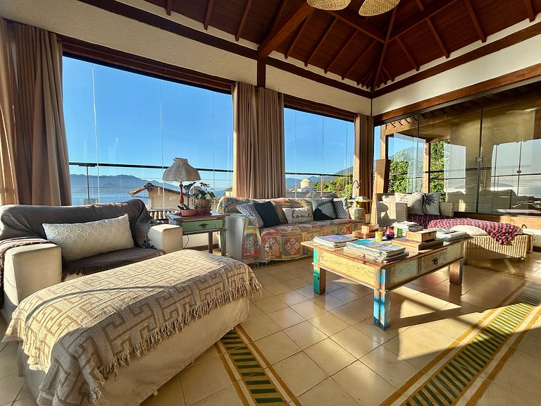 Casa em condomínio, piscina e espaço gourmet