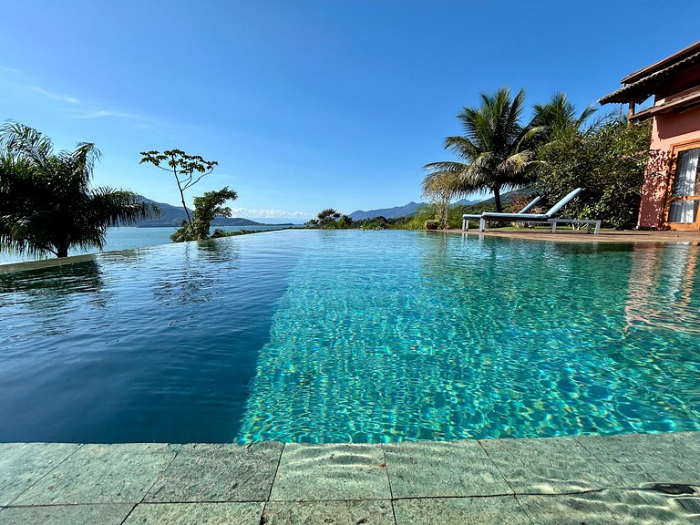 Vista incrível, conforto, piscina e churrasqueira