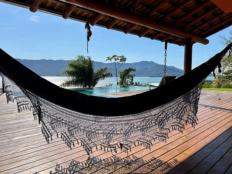 Vista incrível, conforto, piscina e churrasqueira