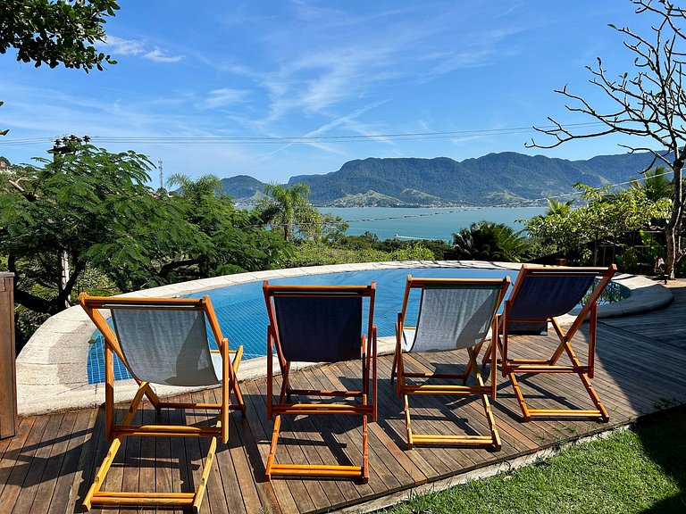 Piscina aquecida, vista mar, poucos metros da Vila