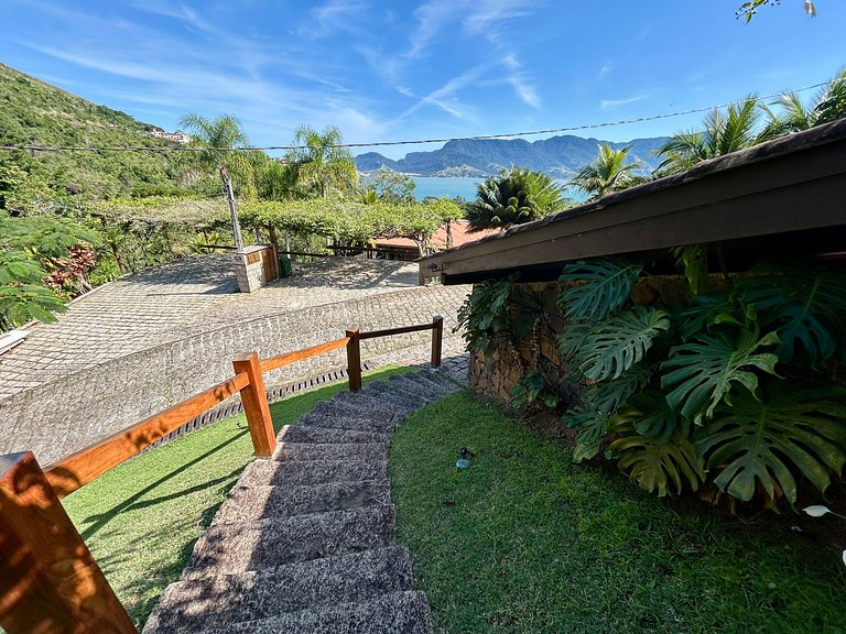Piscina aquecida, vista mar, poucos metros da Vila