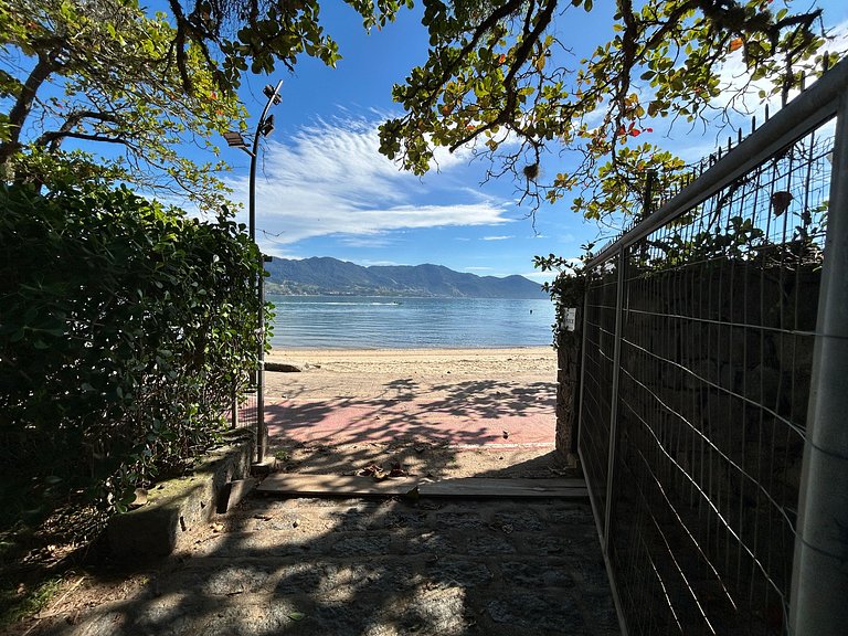 Casa pé na areia, piscina, churrasqueira e jacuzzi
