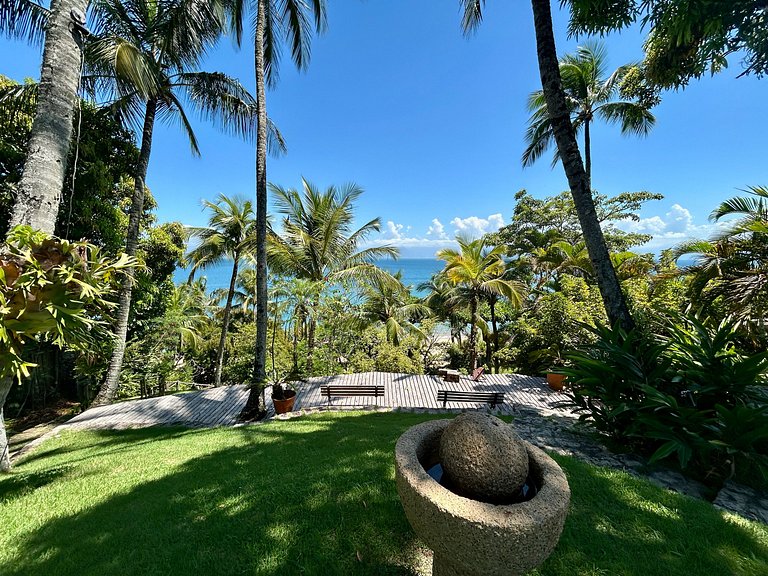 Casa em condomínio pé na areia, com área gourmet