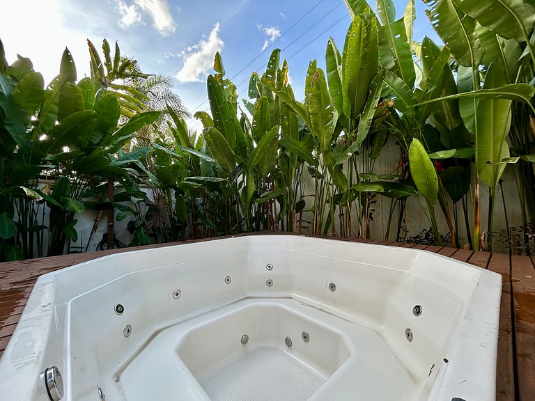 Casa em condomínio, localização incrível!