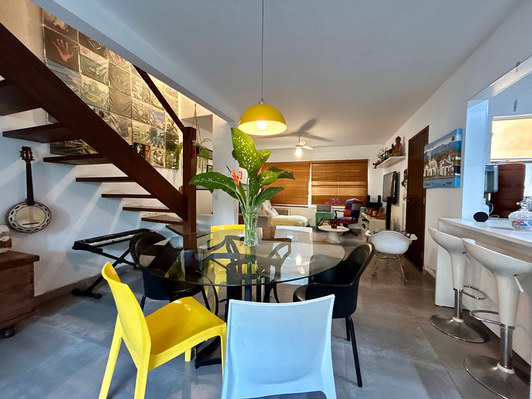 Casa em condomínio, localização incrível!