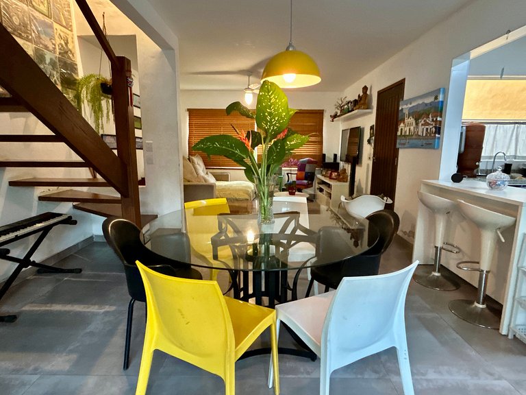 Casa em condomínio, localização incrível!