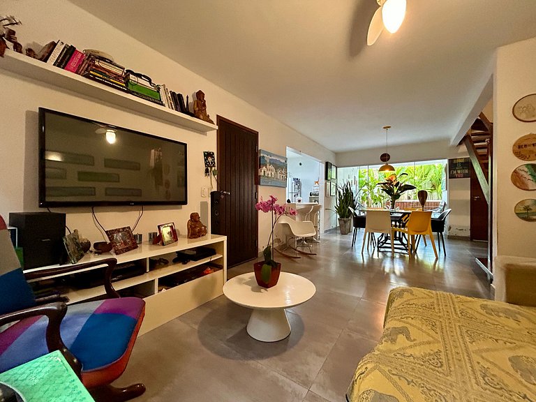 Casa em condomínio, localização incrível!