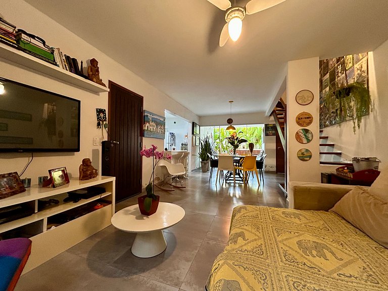 Casa em condomínio, localização incrível!