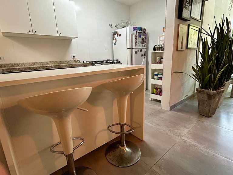 Casa em condomínio, localização incrível!