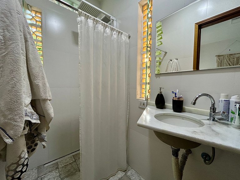 Casa em condomínio, localização incrível!