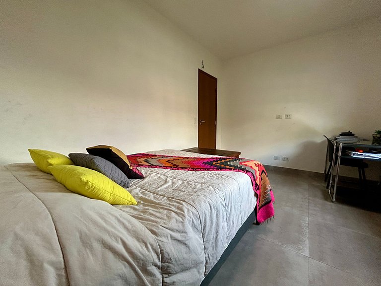 Casa em condomínio, localização incrível!