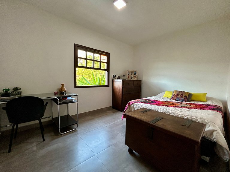 Casa em condomínio, localização incrível!