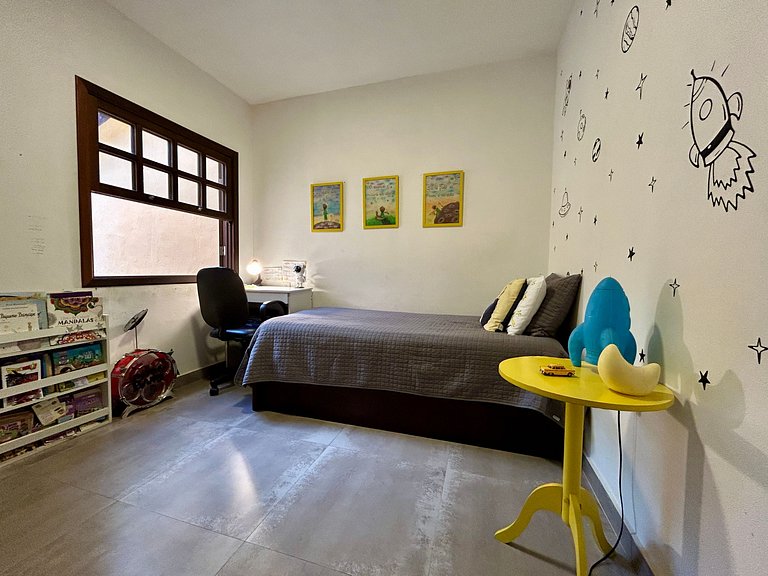 Casa em condomínio, localização incrível!