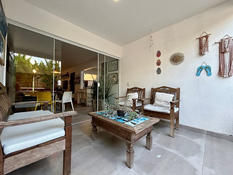 Casa em condomínio, localização incrível!