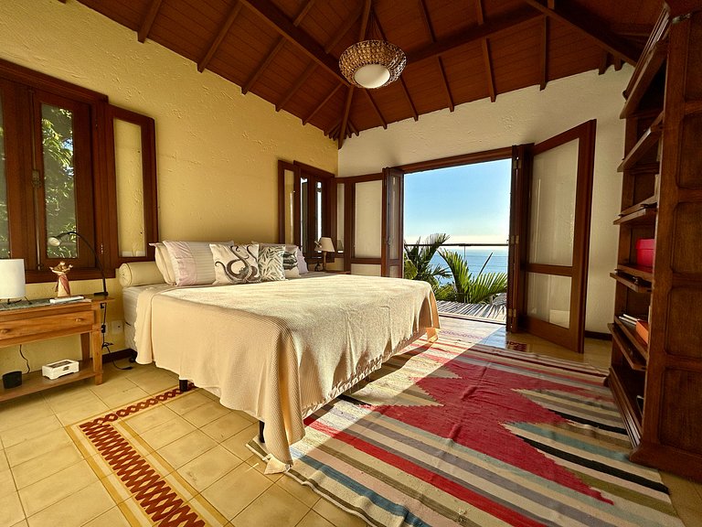 Casa em condomínio, piscina e espaço gourmet