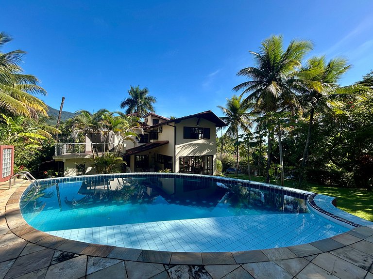 Casa em condomínio pé na areia - 40m da praia