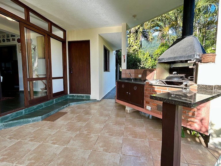 Casa em condomínio pé na areia - 40m da praia