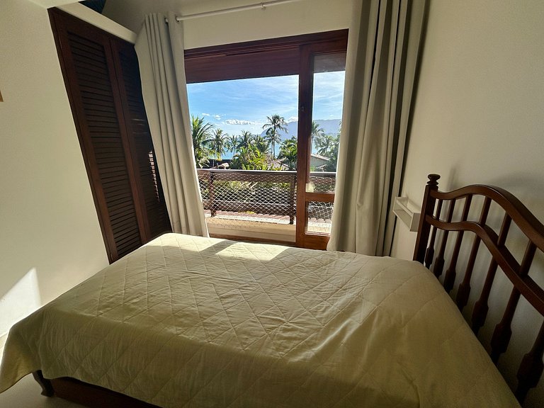 Casa em condomínio pé na areia - 40m da praia