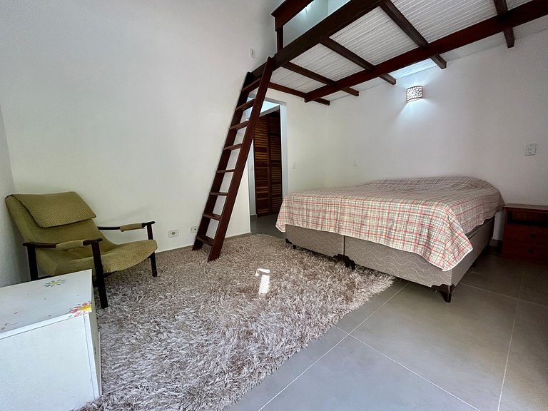 Casa em condomínio pé na areia - 40m da praia