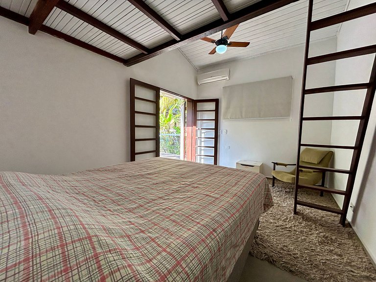 Casa em condomínio pé na areia - 40m da praia