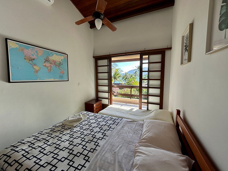 Casa em condomínio pé na areia - 40m da praia