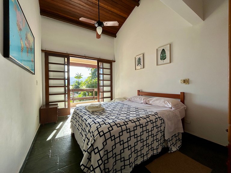 Casa em condomínio pé na areia - 40m da praia