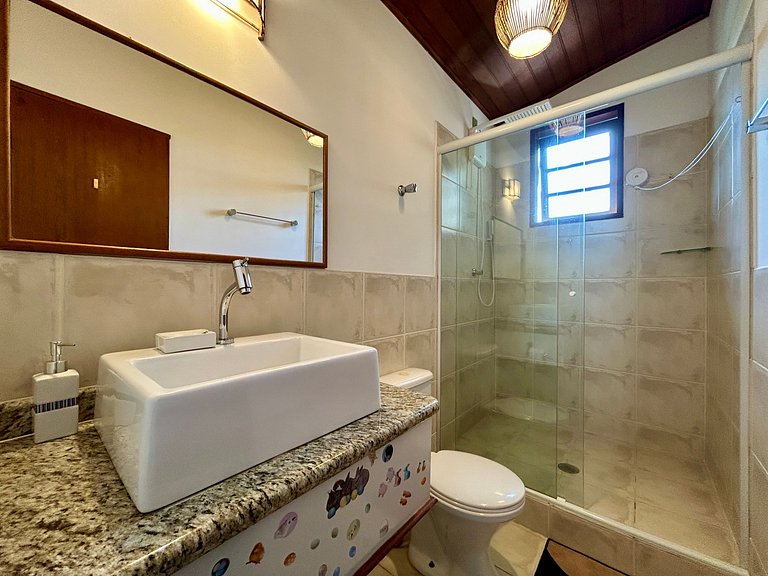 Casa em condomínio pé na areia - 40m da praia