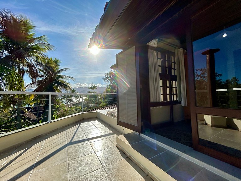 Casa em condomínio pé na areia - 40m da praia